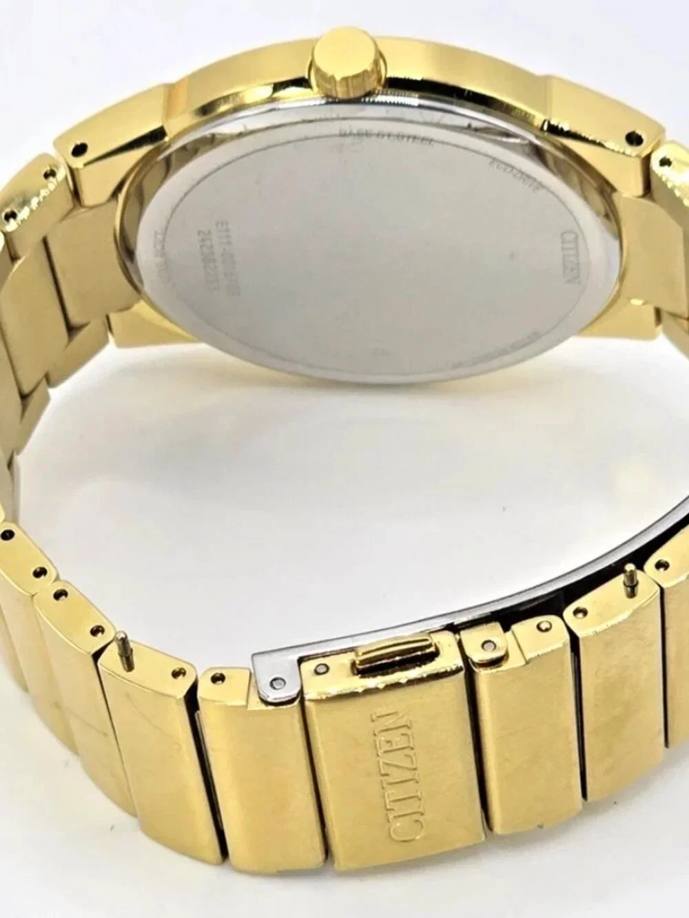 Citizen Eco-Drive E111 Blue Dial Gold Tone Mens Watch 40mm Date Bracelet 100M